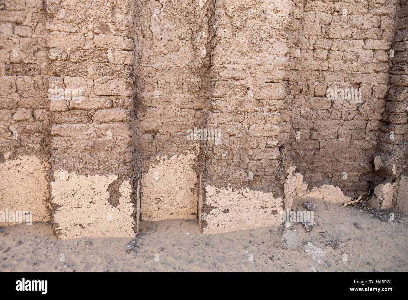 Das massive Schlamm Brick Gehäuse von König Khasekhemwy der 2. Dynastie in Shunet el Zebib, Abydos Mittelägypten Stockfoto