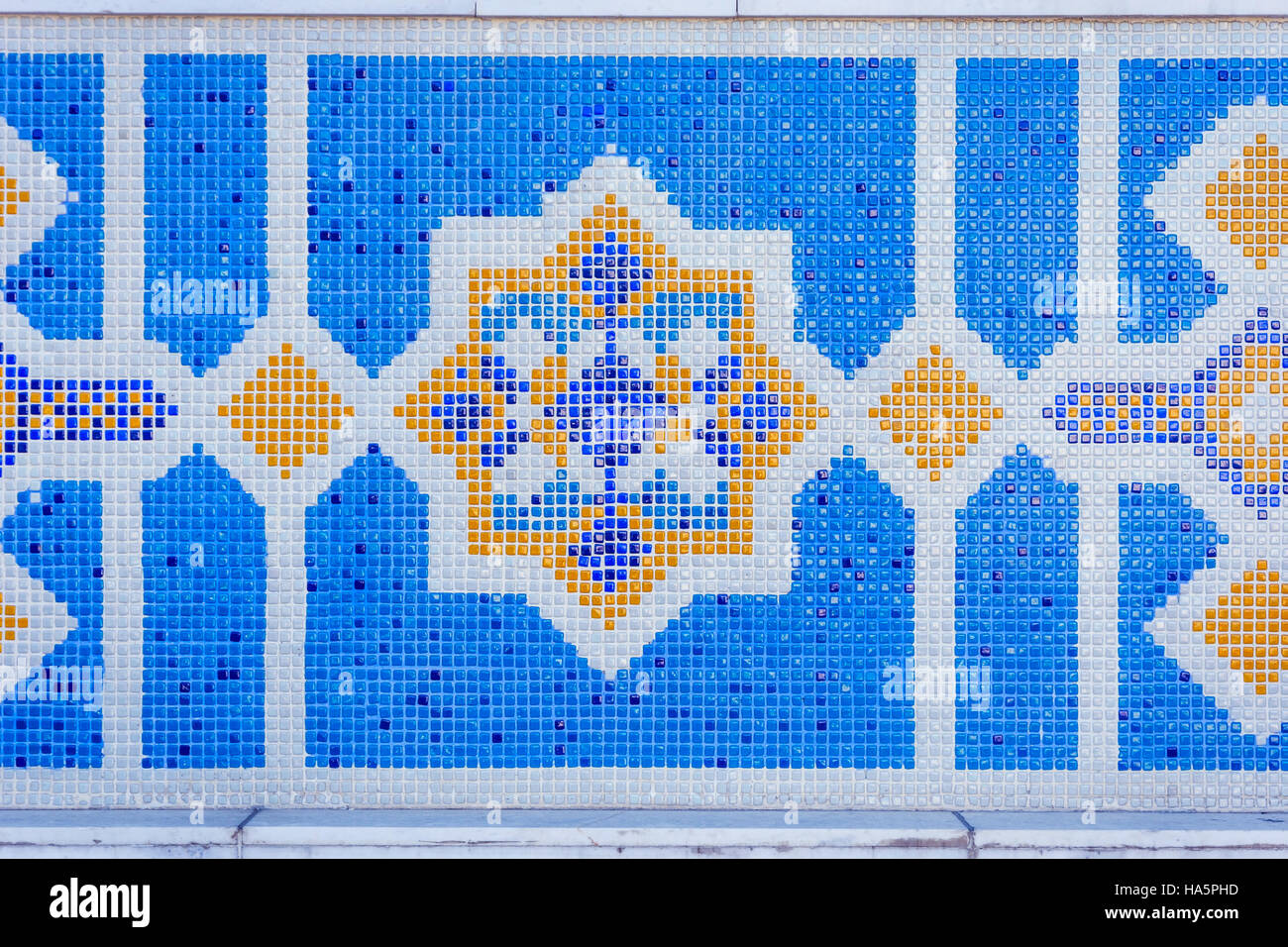 Detail des blauen Mosaik-Muster von Almaty Central Mosque, Kasachstan Stockfoto