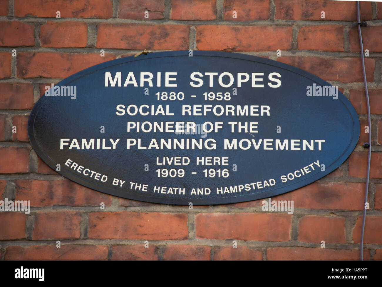 Plakette markiert ein Haus der Sozialreformer und Familienplanung Pionier Marie Stopes, Hampstead, London, england Stockfoto