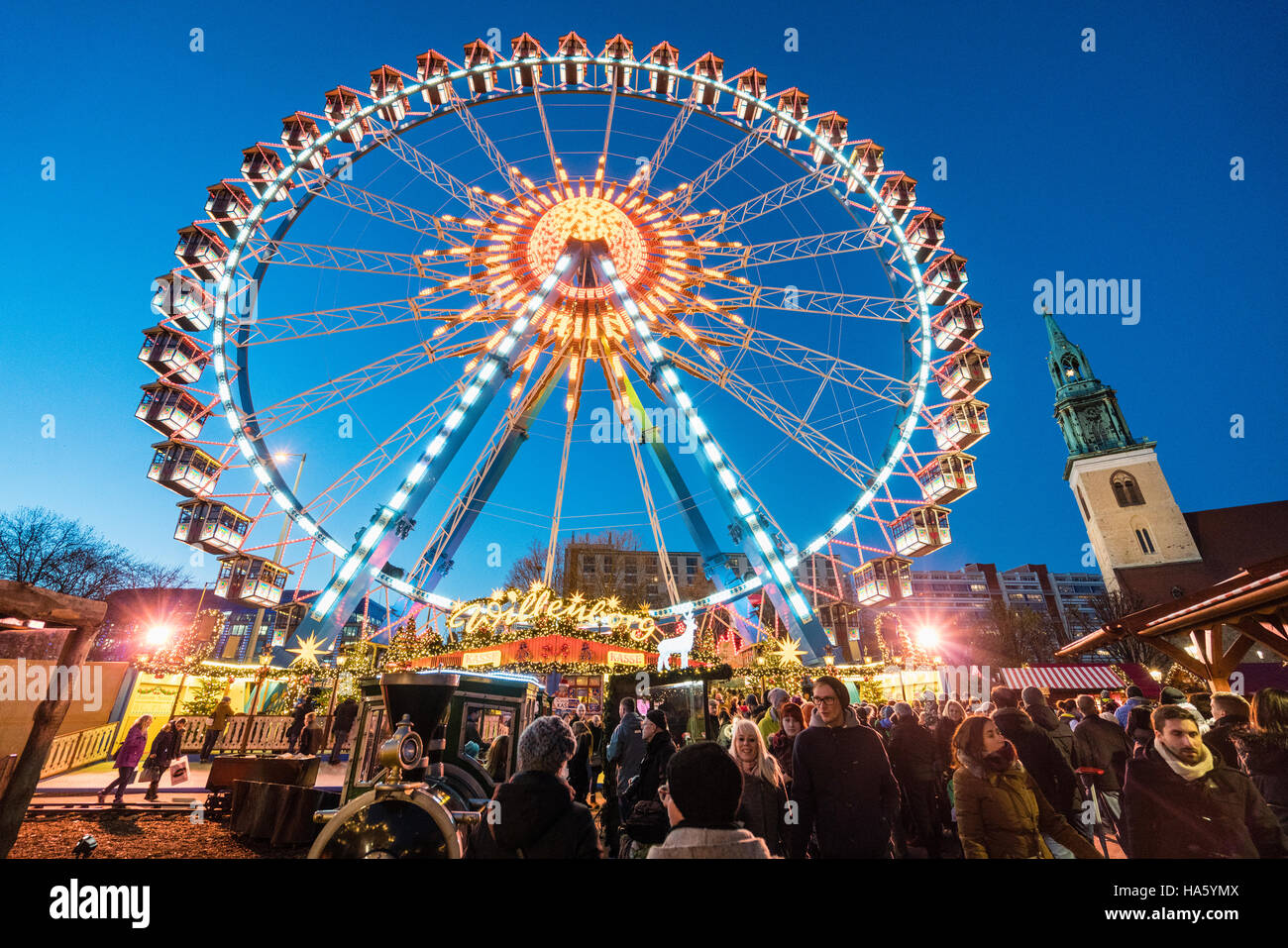Weihnachtsmarkt Alexanderplatz Stockfotos und -bilder Kaufen - Alamy