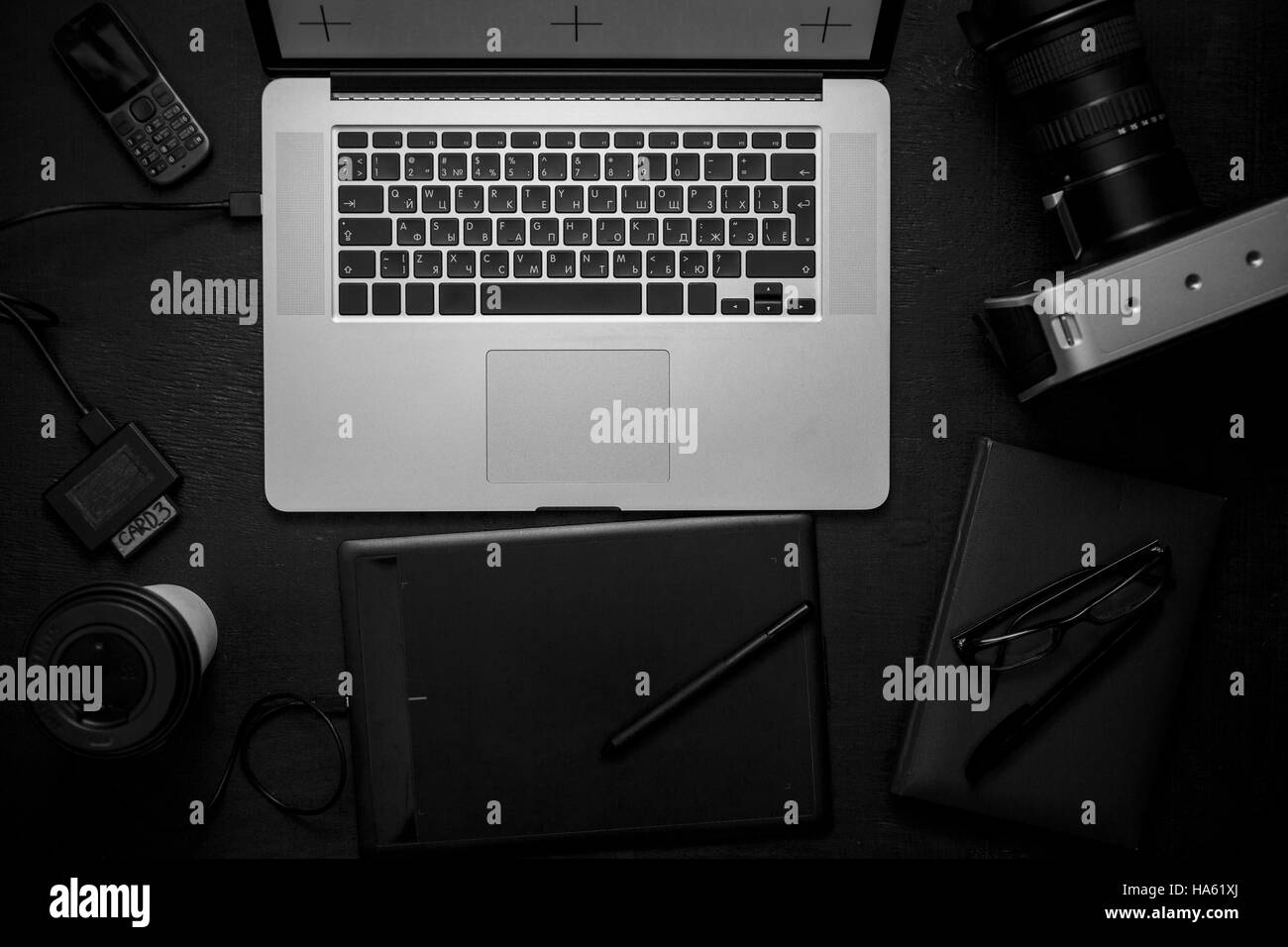 Von oben Blick auf Arbeitsplatz mit laptop Stockfoto