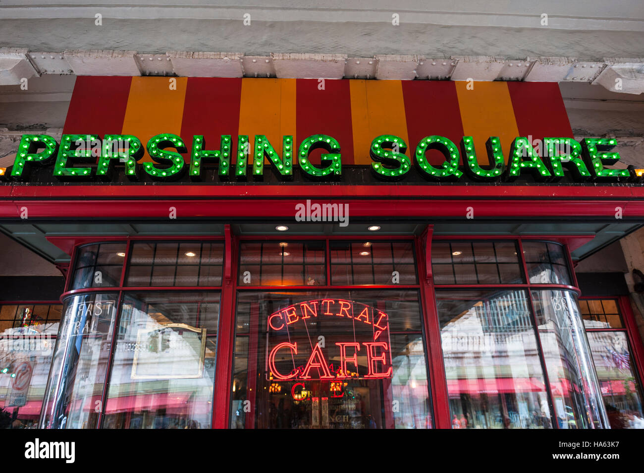 Park Avenue-Viadukt, New York City, New York, USA - Pershing Square Central Cafe Fassade Stockfoto