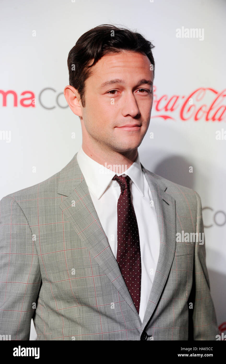 Joseph Gordon-Levitt Empfänger der Durchbruch Filmemacher des Jahres kommt bei der CinemaCon Awards Zeremonie bei der Pure Nightclub im Caesars Palace während CinemaCon, der offiziellen Übereinkommen von der National Association of Theater Owners, im 18. April 2013 in Las Vegas, Nevada. Stockfoto