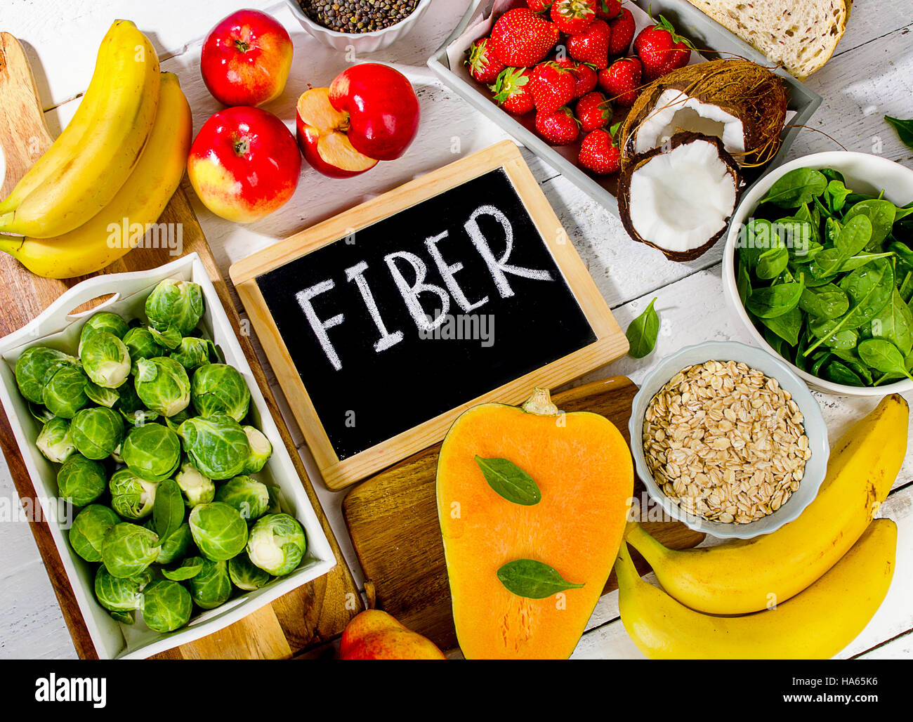 Ballaststoffreiche Lebensmittel. Gesunde Ernährung-Konzept. Ansicht von oben Stockfoto