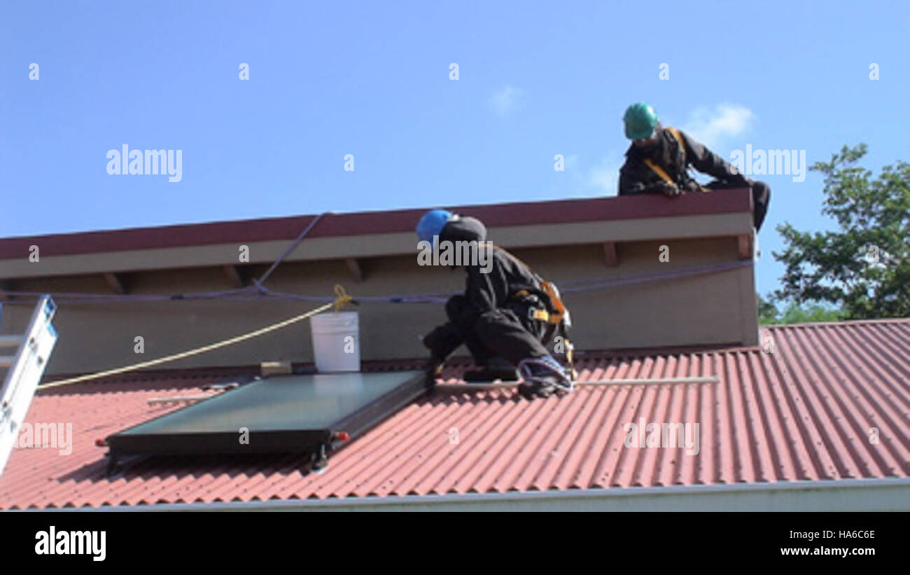 Die Initiative „Going Green“ auf den Jungferninseln fördert nachhaltige Energiepraktiken und konzentriert sich auf die Einführung erneuerbarer Energien und den Umweltschutz in den USA. Stockfoto