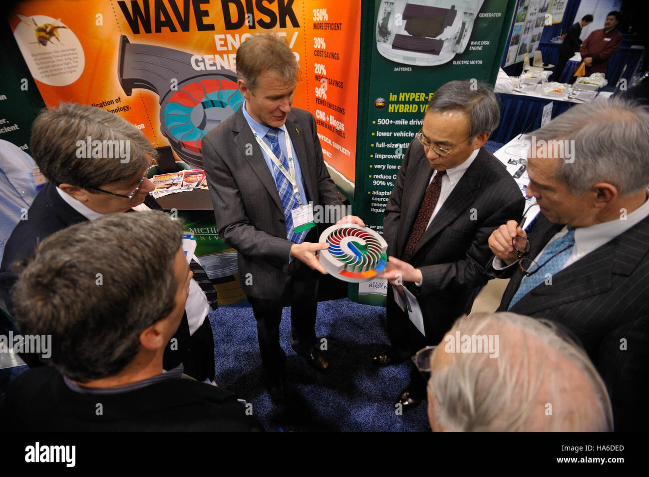 Auf dem ARPA-E Energy Innovation Summit im Jahr 2011 kamen führende Politiker aus den Bereichen Energiewissenschaft, Politik und Technologie zusammen, um über bahnbrechende Innovationen im Energiebereich zu diskutieren. Der Schwerpunkt des Gipfels lag auf der Förderung sauberer Energielösungen, wobei die Rolle des Energieministeriums bei der Unterstützung von Energieinnovationen und politischen Reformen hervorgehoben wurde. Stockfoto