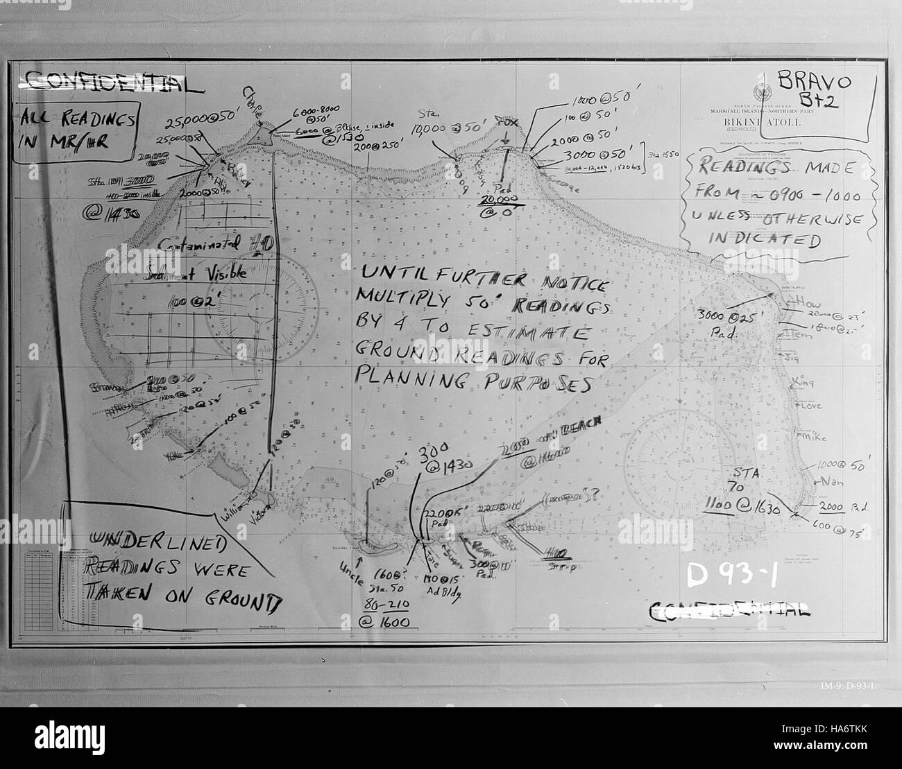 Dieses Bild aus dem Los Alamos National Laboratory zeigt ein historisches Foto, das mit den Atomtests des Bikini Atolls zusammenhängt. Das Bild unterstreicht die Bedeutung der Tests in der Atomgeschichte des 20. Jahrhunderts. Stockfoto