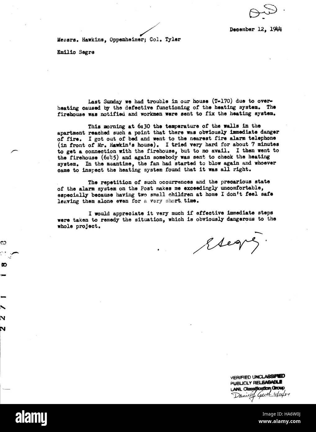 Am 12. Dezember 1944 reichte der Nobelpreisträger Emilio Segrè eine Beschwerde über seine Heizungsanlage im Los Alamos National Laboratory ein. Diese Veranstaltung bietet einen Einblick in den täglichen Betrieb einer großen wissenschaftlichen Forschungseinrichtung während des Zweiten Weltkriegs Stockfoto