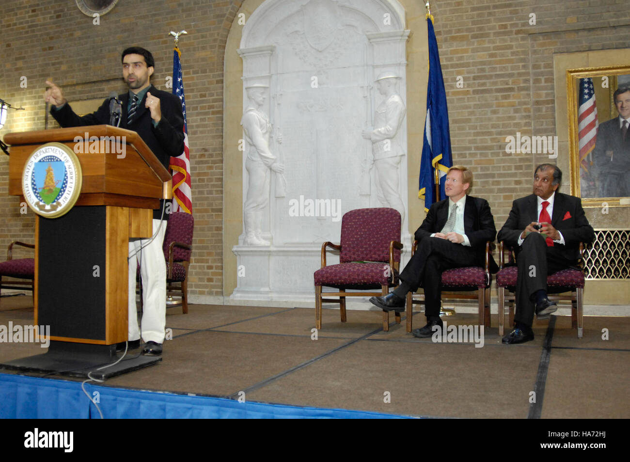 Ein Foto vom Center for Faith-based Neighborhood Partnerships des USDA zeigt die Bemühungen, Gemeinschaften durch glaubensbasierte Programme zu stärken. Die Initiative konzentriert sich auf die Förderung der Gesundheit in der Gemeinschaft, der Hungerprogramme und der sozialen Gerechtigkeit in den Nachbarschaften. Stockfoto