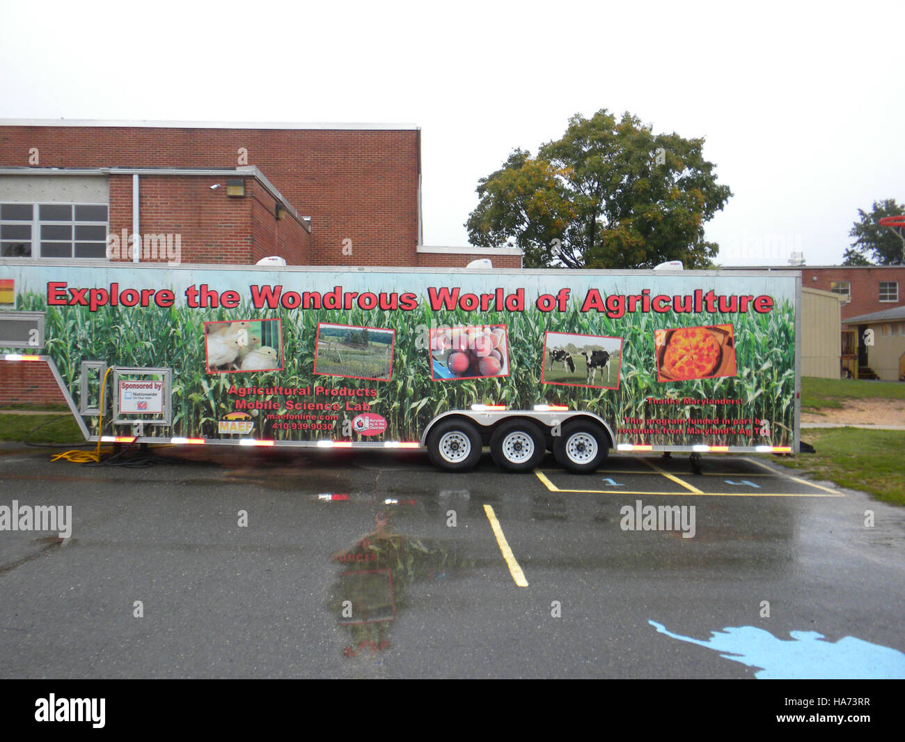 Das Mobile Science Laboratory des USDA bringt wissenschaftliche Bildung und Umweltbewusstsein in entlegene Gebiete. Diese mobile Einheit bietet praktische Lernerfahrungen, die sich auf Landwirtschaft, natürliche Ressourcen und Naturschutz konzentrieren. Stockfoto