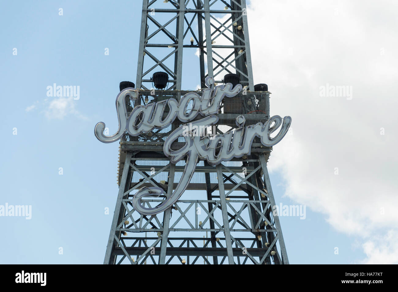 Savoir Faire Residenzen Eiffelturm Zeichen, Park Road, Milton, Brisbane, Queensland, Australien Stockfoto