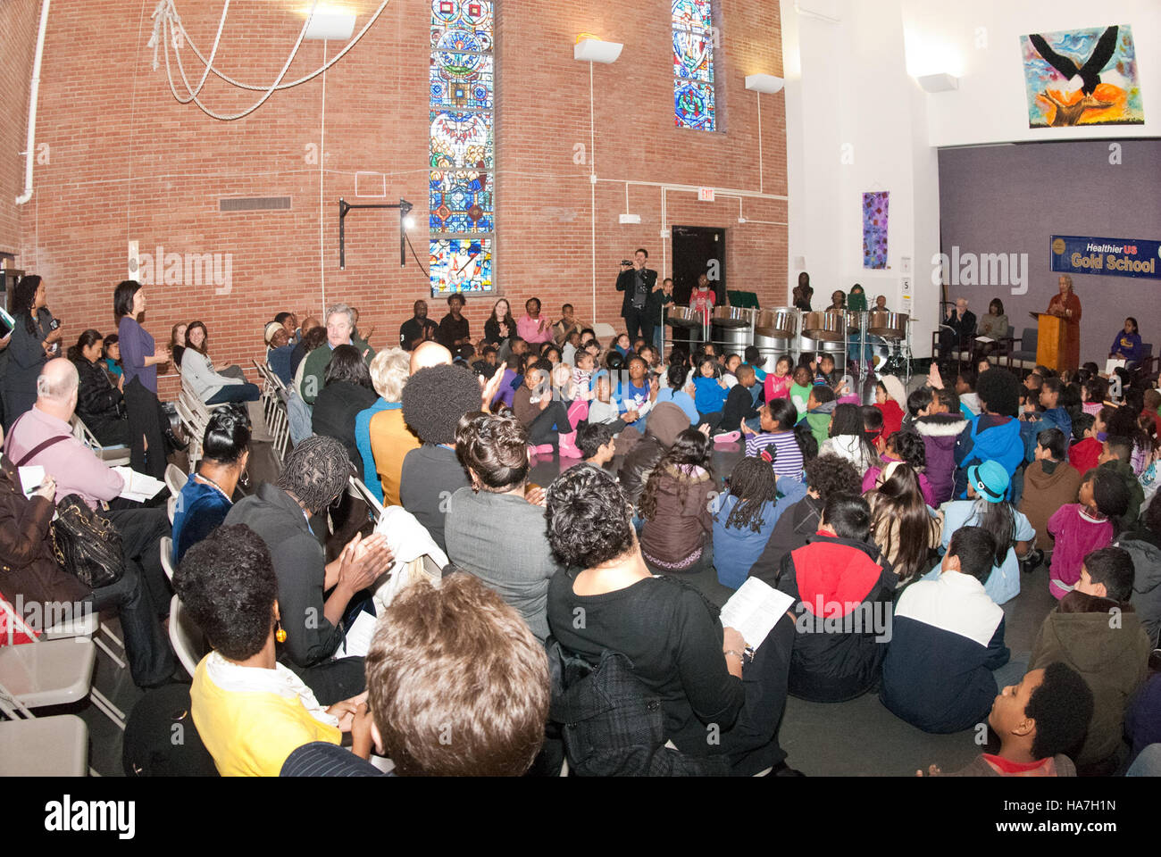 Das FNS LSC-Programm des USDA konzentriert sich auf Nahrungsmittel- und Ernährungshilfe, insbesondere in Nationalparkgemeinden, um die öffentliche Gesundheit zu unterstützen und einen gerechten Zugang zu nahrhaften Nahrungsmitteln zu gewährleisten. Stockfoto