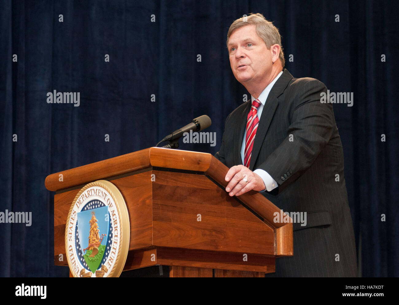 Ein Treffen 2011 mit dem US-Landwirtschaftsminister Tom Vilsack, bei dem Bürgerrechtsfragen in Bezug auf Landwirtschaft und LGBT, Bisexuelle und Transgender-Rechte diskutiert wurden. Stockfoto