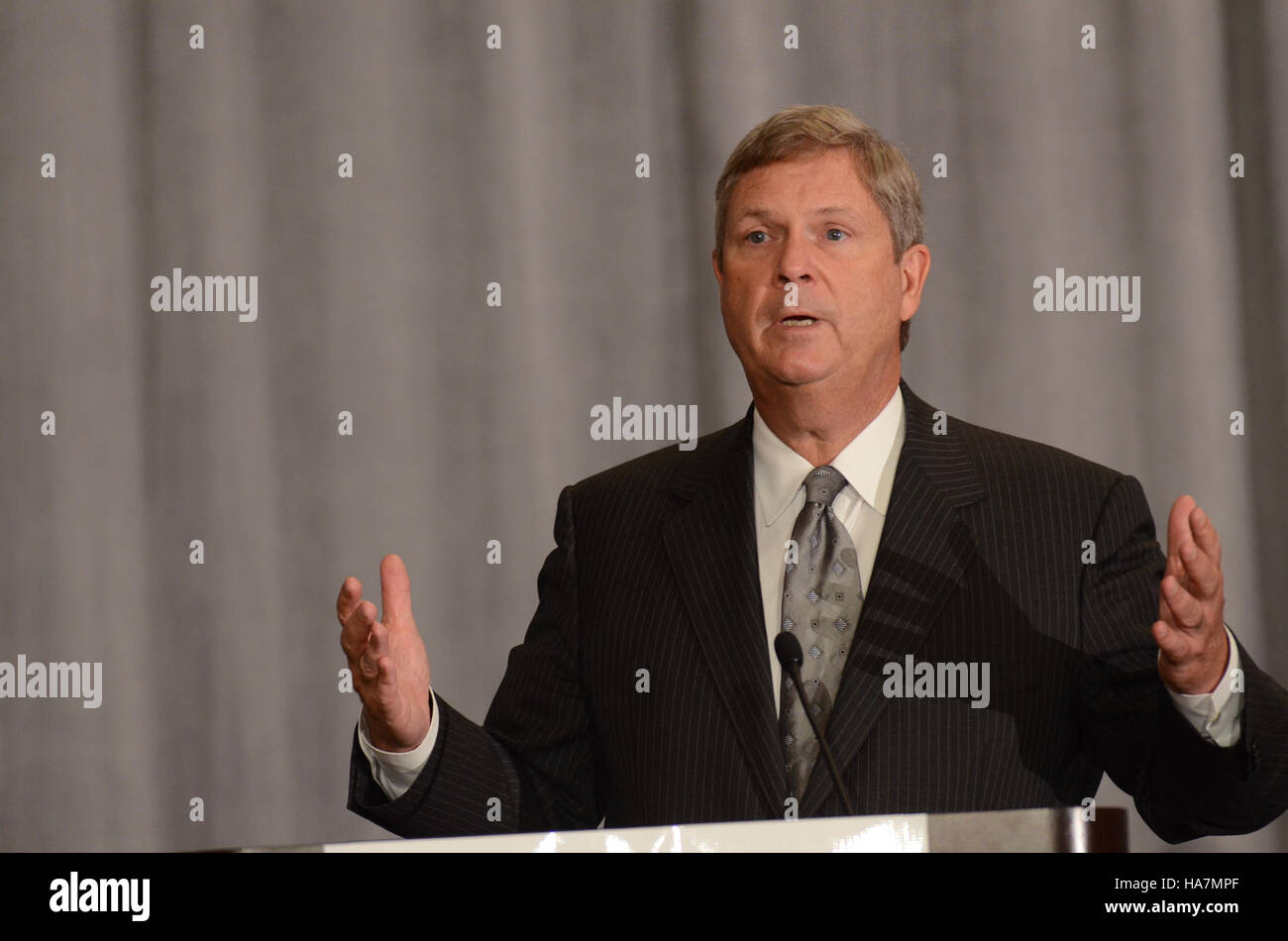Das US-Landwirtschaftsministerium fördert weiterhin Nahrungsmittelsicherheit und Ernährungsprogramme und unterstützt Initiativen, die der öffentlichen Gesundheit und der Agrarpolitik zugute kommen. Stockfoto