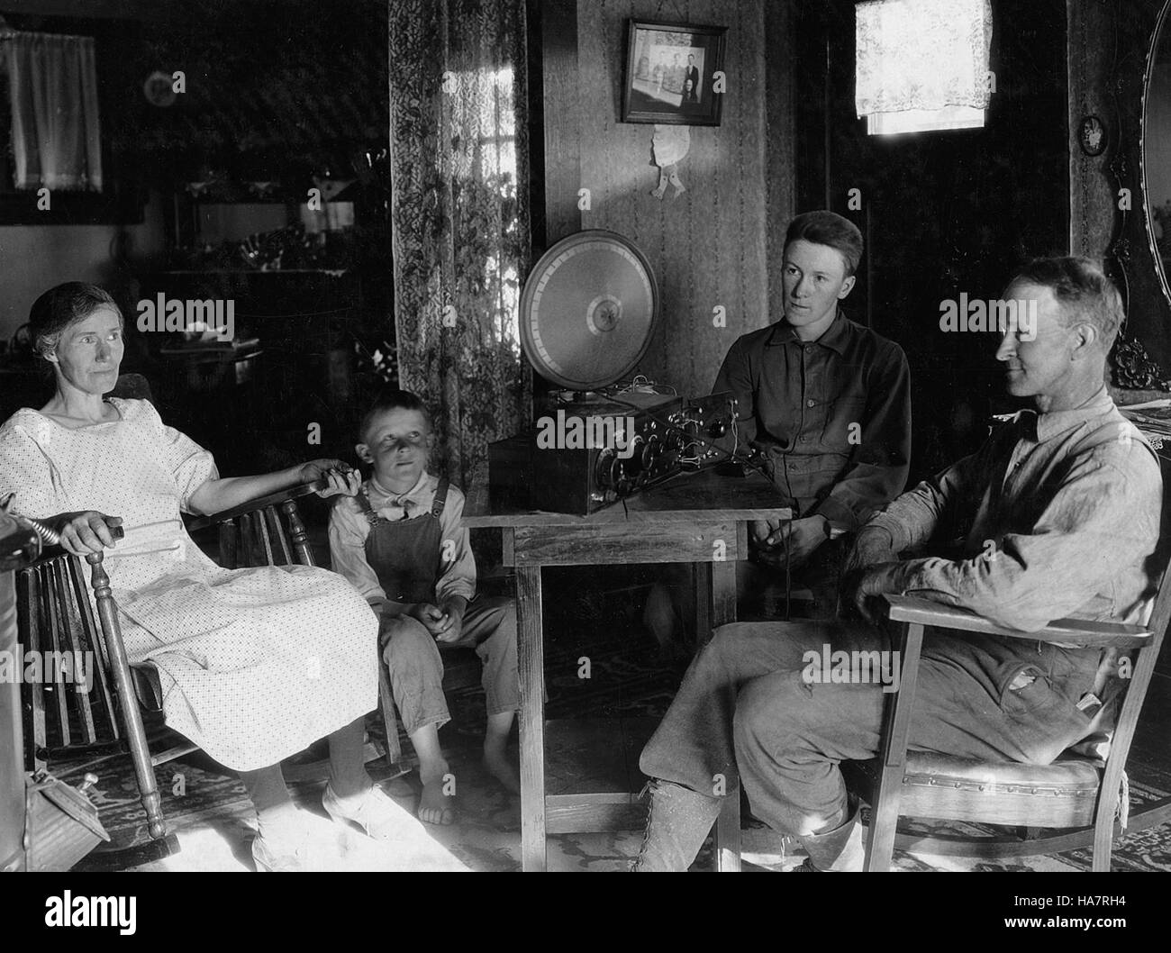 Die Programme des USDA umfassen eine Vielzahl von Initiativen, die darauf abzielen, die Nachhaltigkeit der Landwirtschaft zu verbessern, ländliche Gemeinden zu unterstützen und umweltverträgliche Praktiken umzusetzen, um Klimaprobleme zu bewältigen. Stockfoto