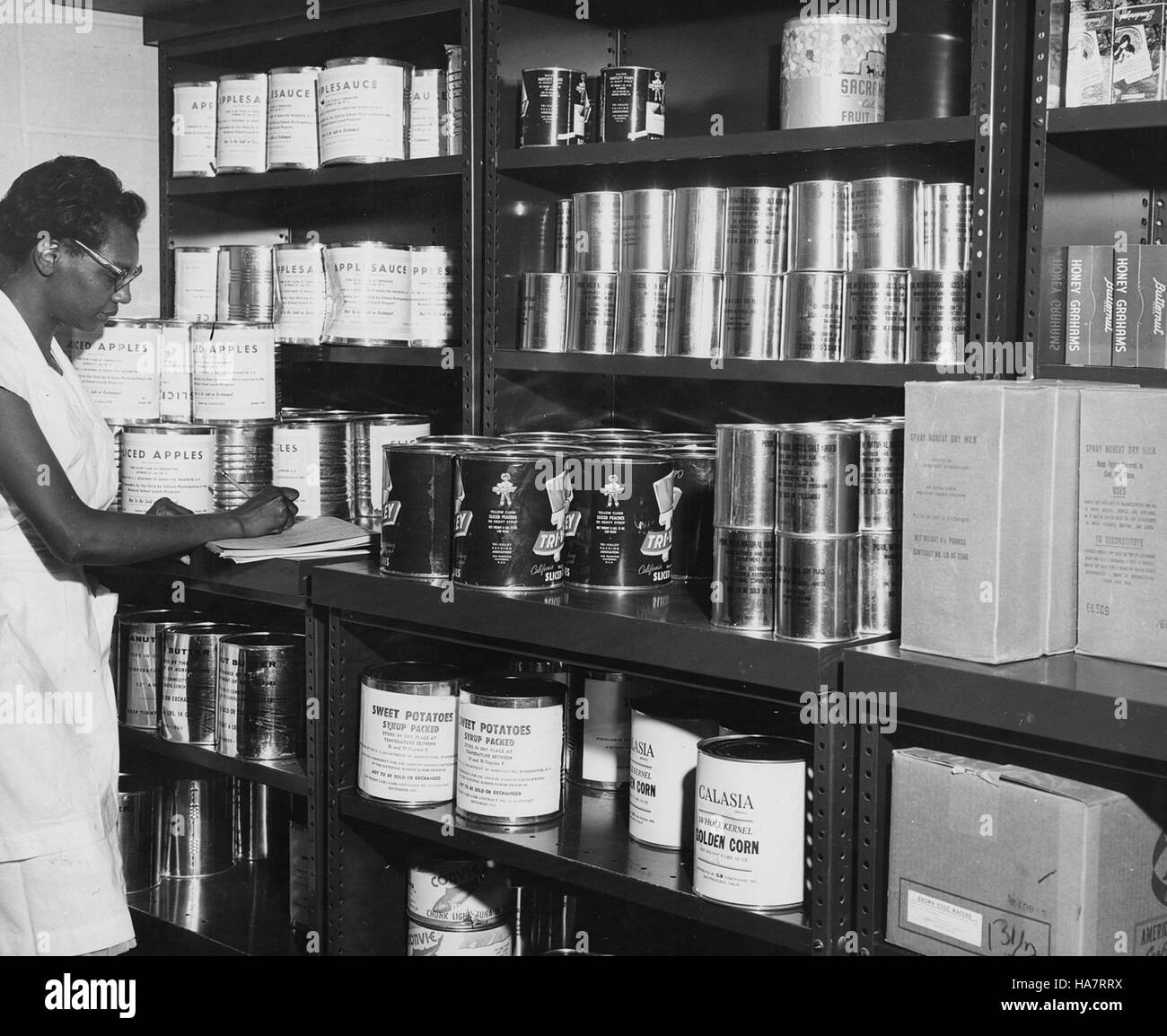 Ein USDA-Projekt hebt die Schnittstelle von Natur, Wissenschaft und Politik hervor. Sie betont, wie sich staatliche Maßnahmen auf die Bewirtschaftung, Erhaltung und den Umweltschutz auswirken. Stockfoto