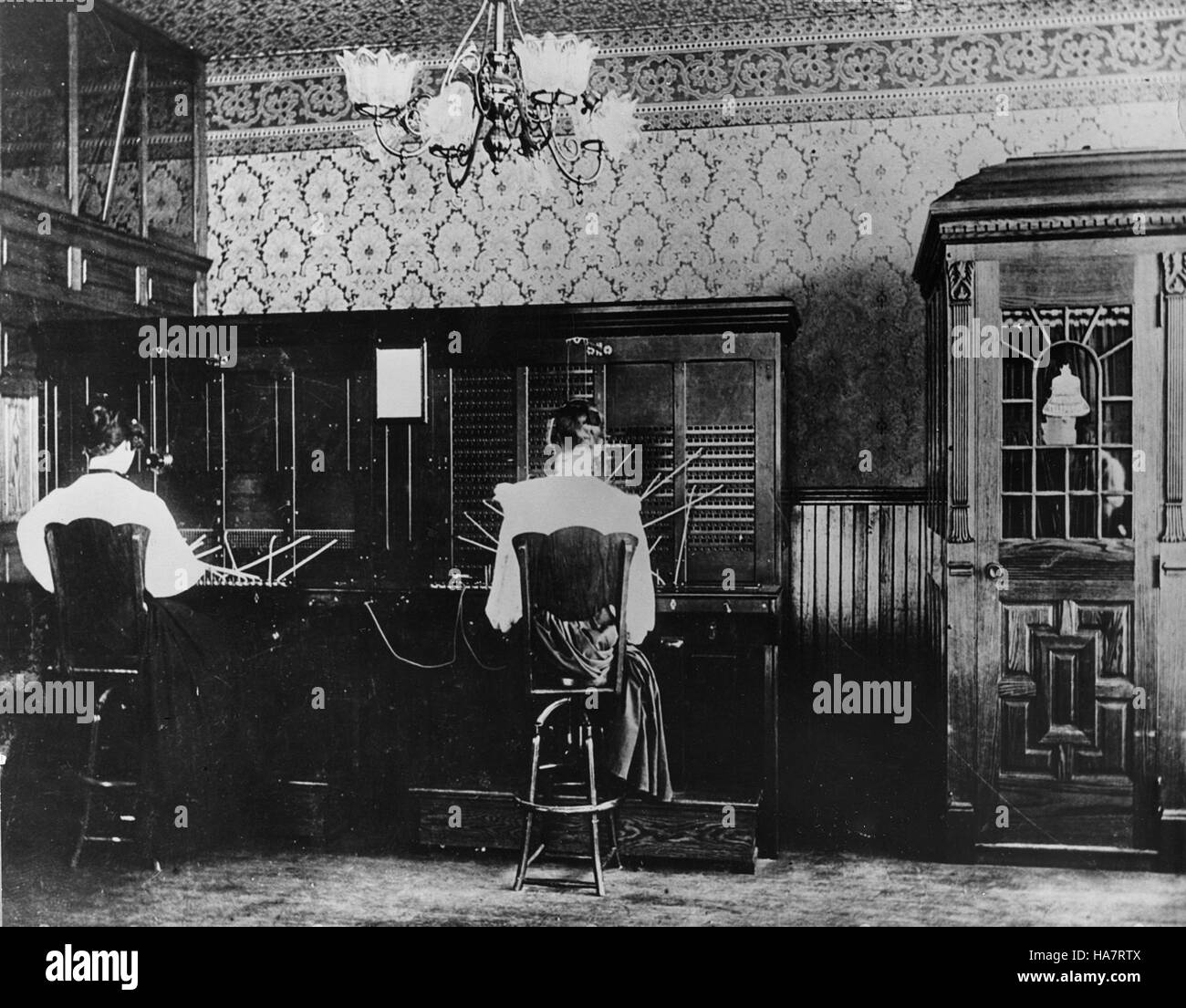 Das Office of Communications des USDA führt Sensibilisierungsprogramme durch, die darauf abzielen, die Öffentlichkeit über Landwirtschaft, Umweltpolitik und Regierungsinitiativen zu informieren, die Nachhaltigkeit und Ernährungssicherheit fördern. Stockfoto