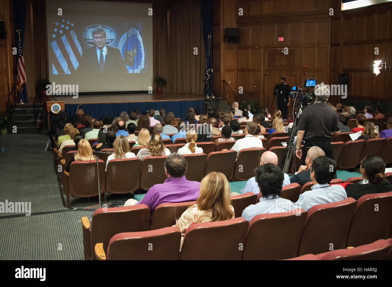 Das USDA veranstaltet 2012 die LGBT Pride Observance, die die Beiträge bisexueller und transgender Pioniere zur Gesellschaft anerkennt und Diskussionen über Gleichstellung und Inklusion in Bundesbehörden vornimmt. Stockfoto