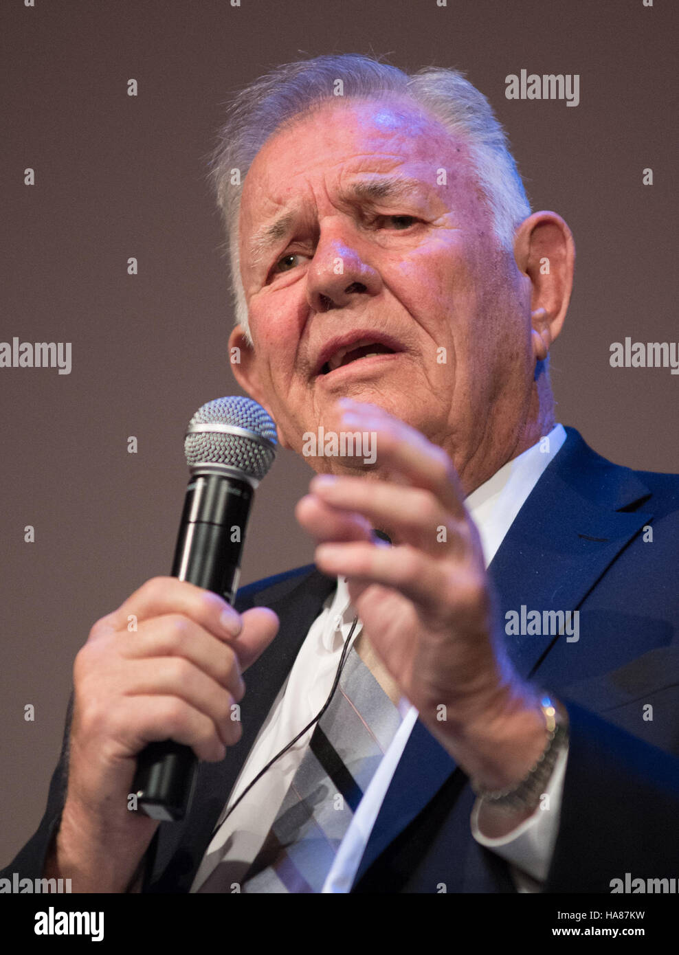 Das USDA nahm an einer interinstitutionellen Holocaust-Gedenkveranstaltung im Lincoln Theater Teil, bei der es um die Lehren aus der Geschichte und die Bedeutung der Erhaltung der Erinnerung und der Bildung in Bezug auf solche bedeutenden Ereignisse ging. Stockfoto