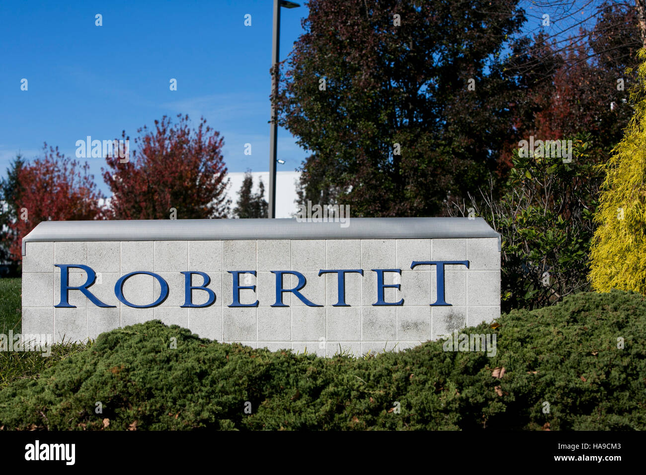 Ein Logo Zeichen außerhalb einer Einrichtung von Robertet Flavors Inc., in Piscataway Township, New Jersey auf 6. November 2016 besetzt. Stockfoto