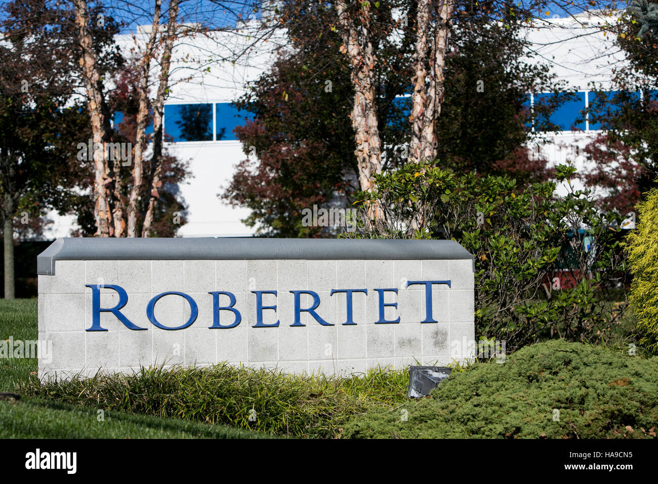 Ein Logo Zeichen außerhalb einer Einrichtung von Robertet Flavors Inc., in Piscataway Township, New Jersey auf 6. November 2016 besetzt. Stockfoto