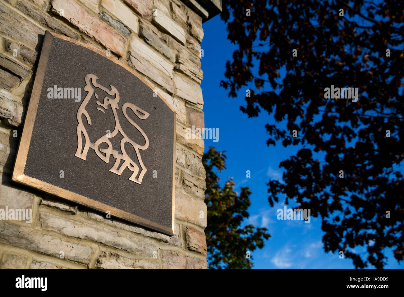 Ein Logo Zeichen außerhalb einer Einrichtung von Merrill Lynch in Pennington, New Jersey auf 6. November 2016 besetzt. Stockfoto