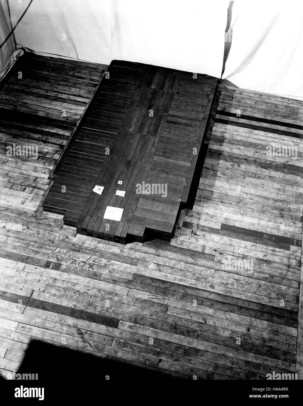 Dieses Bild zeigt eine wichtige Initiative des Energieministeriums zur Förderung von Energielösungen durch neue Technologien und nachhaltige Energiepraktiken, die auf die Verringerung der Umweltauswirkungen abzielen. Stockfoto