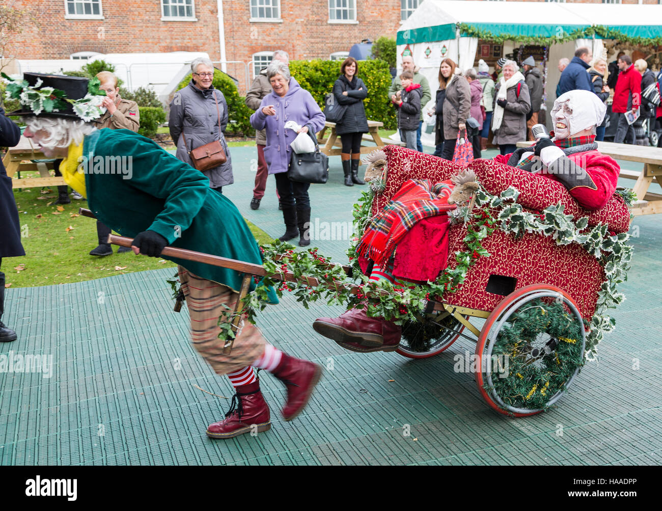 Viktorianische Festival in Portsmouth Historic Dockyards Sonntag, 27. November 2016. Faszinierende Einblicke in das viktorianische London, Stockfoto