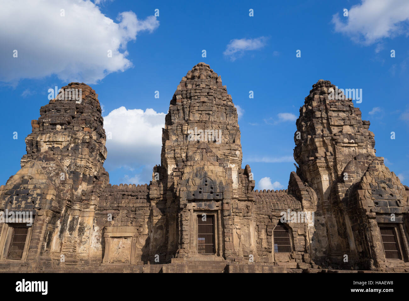 Phra Prang Sam Yot Tempel, antike Architektur in Lopburi, Thailand Stockfoto