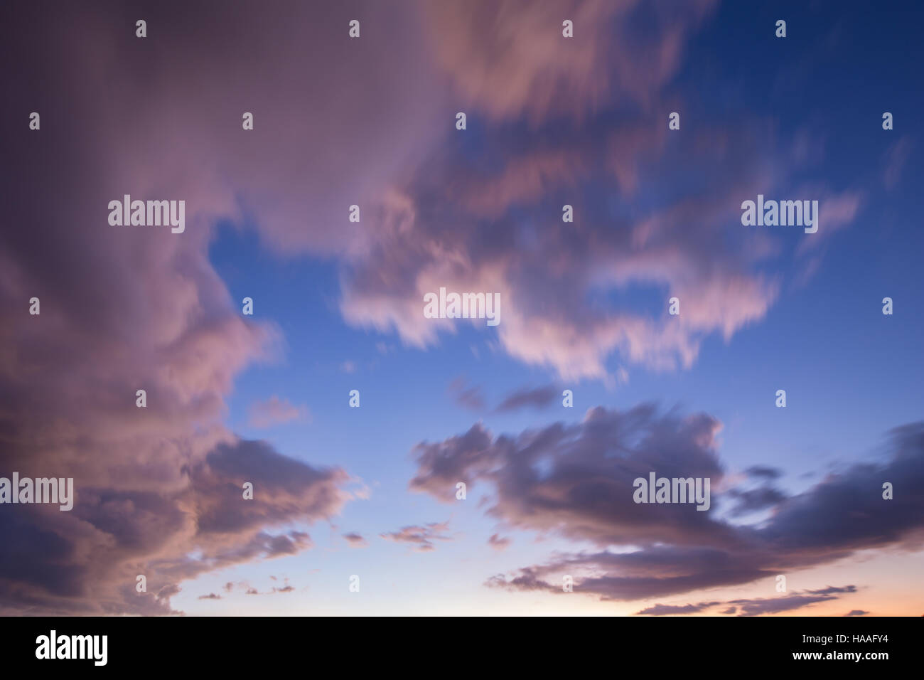 Wolke Sonnenuntergang Dämmerung zu bewegen Stockfoto