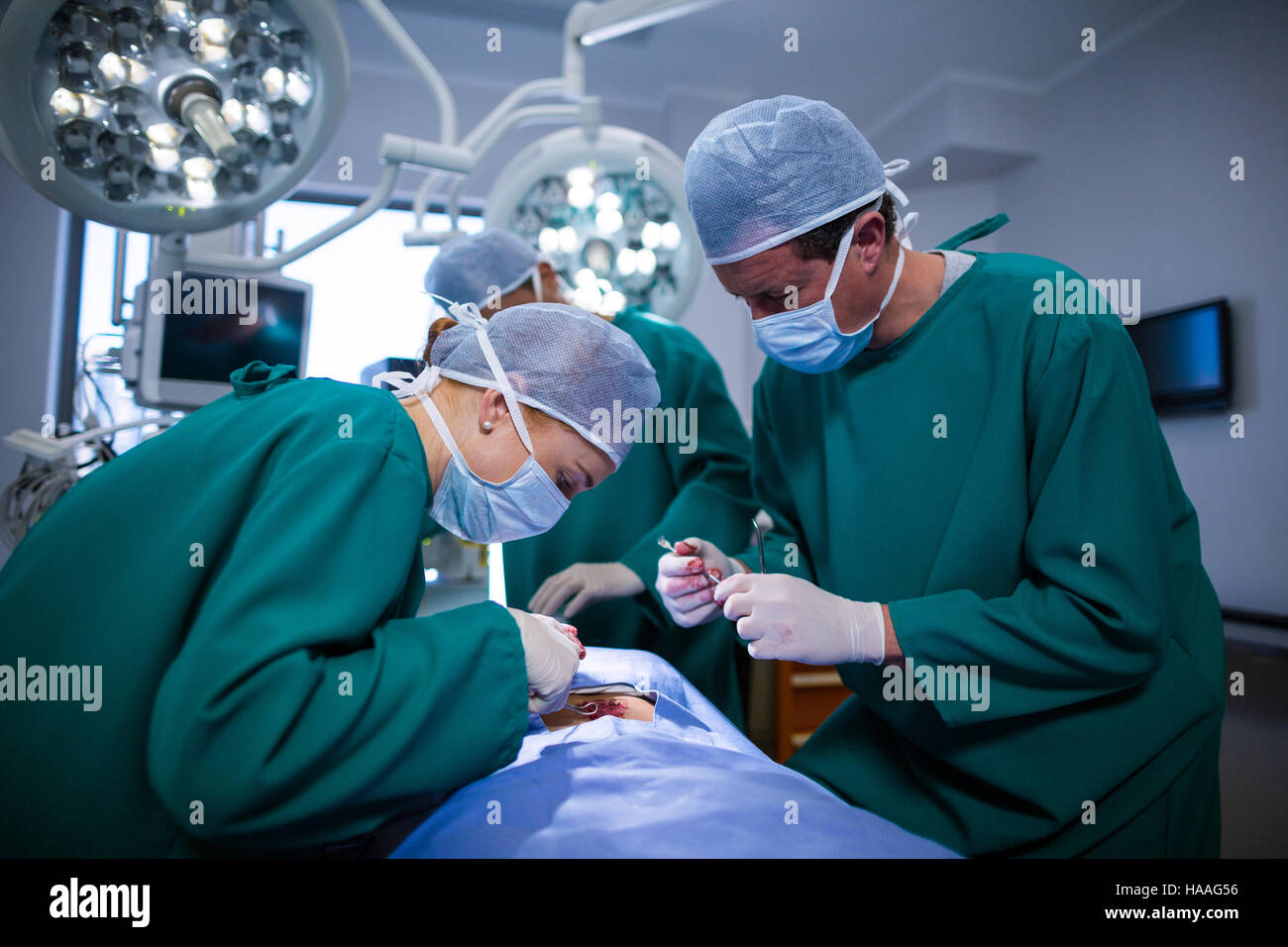 Chirurgen, die Tätigkeit im Betrieb theater Stockfoto