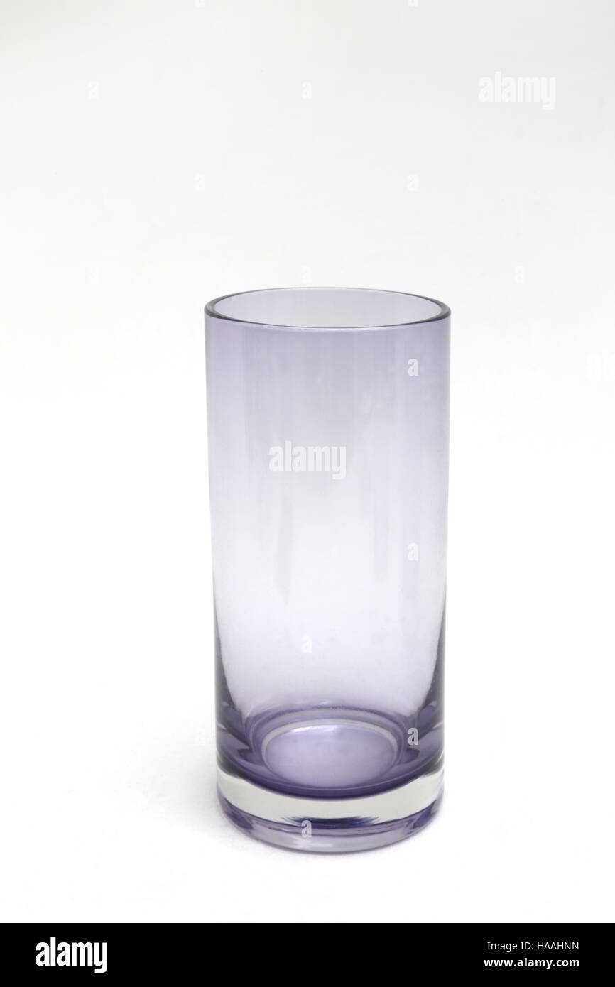 Mundgeblasene lila Tumbler Glas Stockfoto