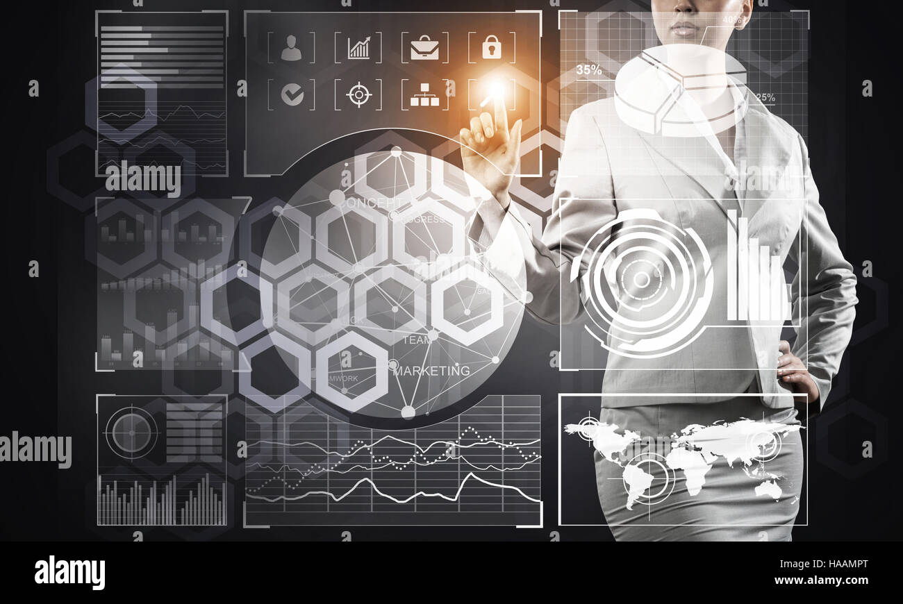 Geschäftsfrau, die mit modernen Technologien Stockfoto