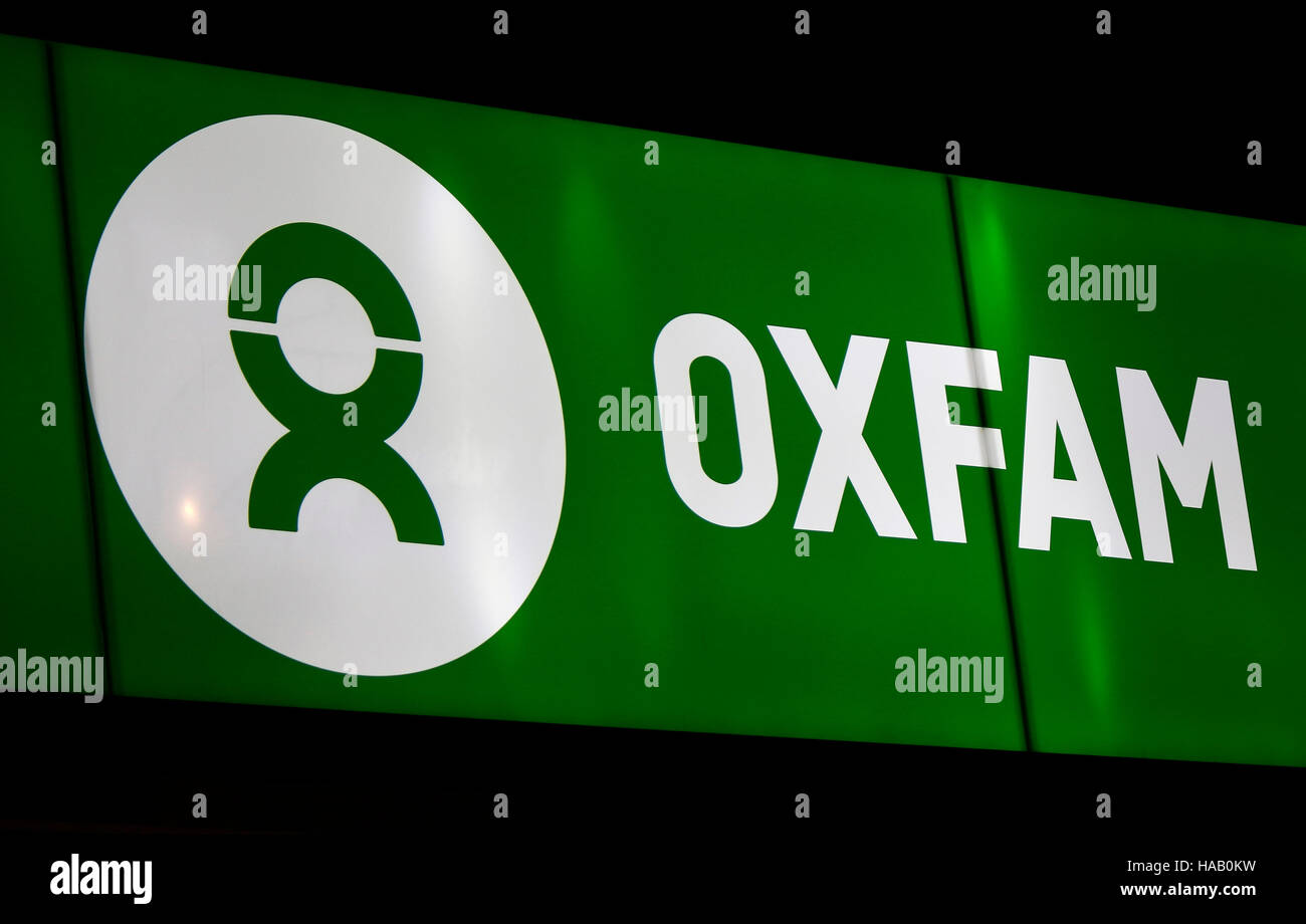 Das Logo der Marke "Oxfam", Berlin. Stockfoto