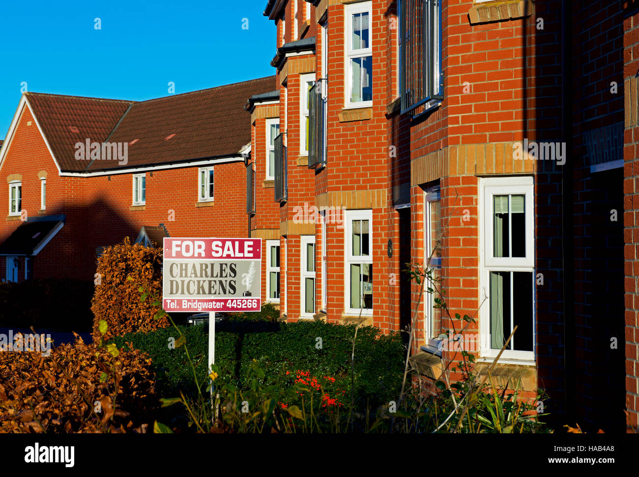 Haus zum Verkauf zu unterzeichnen, in Stockmoor Dorf, eine neue Wohnanlage in der Nähe von Bridgwater, Somerset, England UK Stockfoto