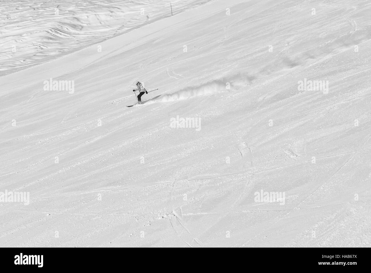 Winterurlaub Skifahren in Bergen Stockfoto