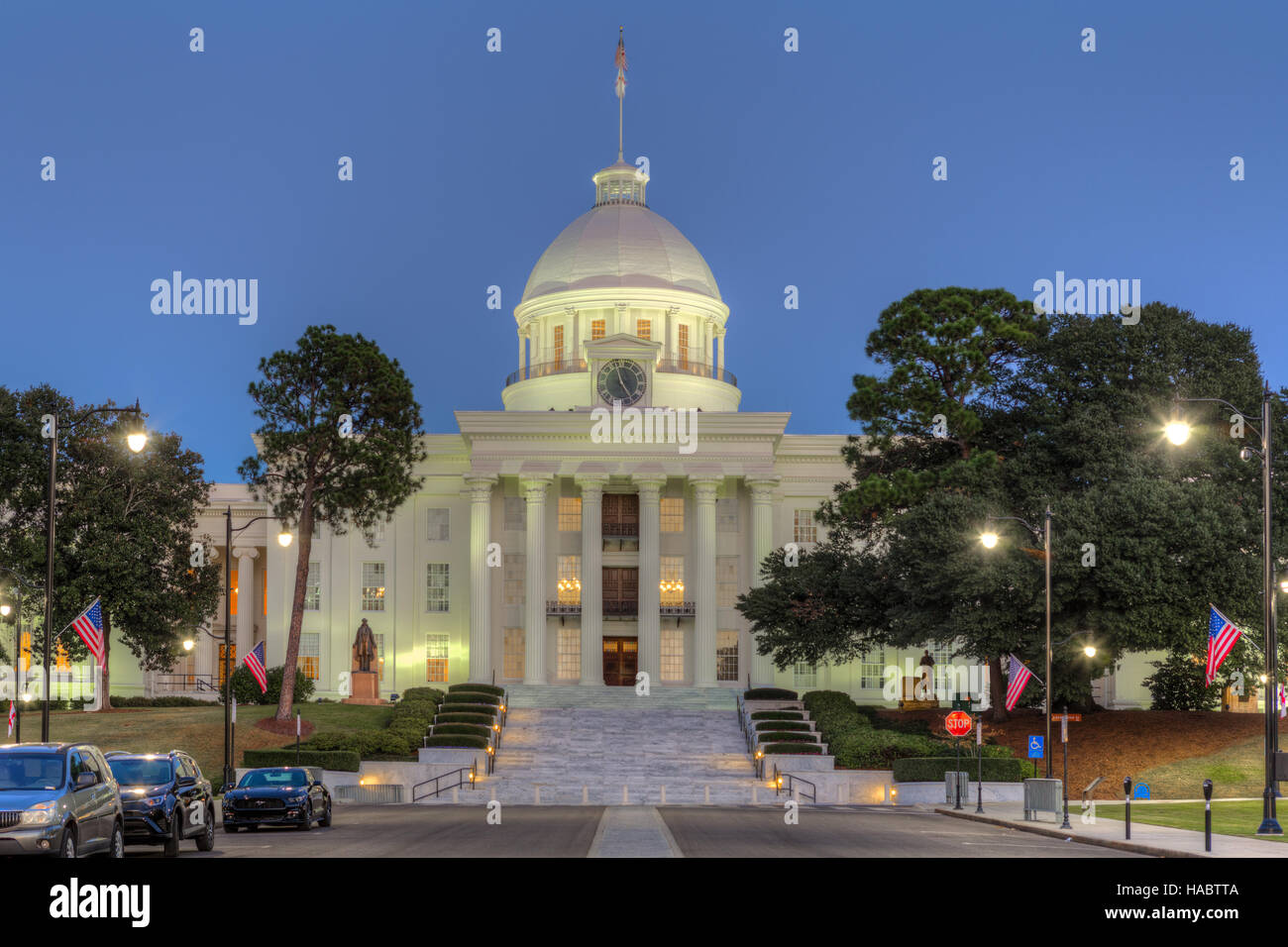 Das Alabama State Capitol in der Dämmerung in Montgomery, Alabama. Stockfoto