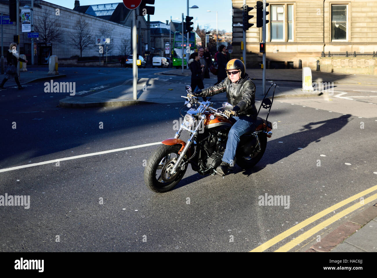 Harley Davidson Motorrad-Fahrer, UK. Stockfoto