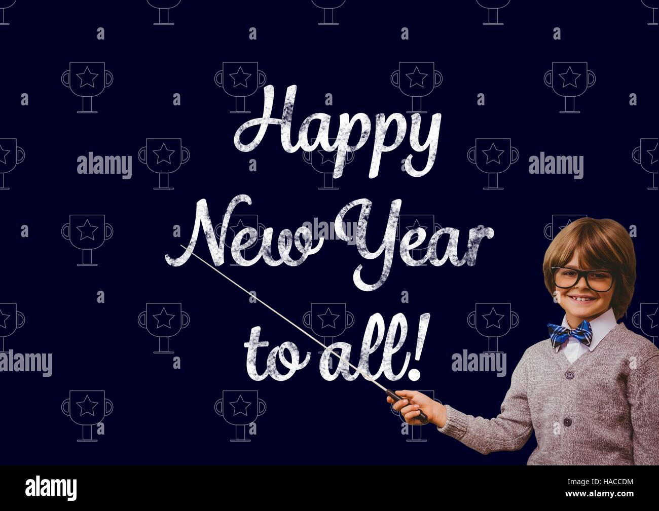 Lächelnde Junge Mit Stock Zu Neujahr Gruß Zitate Zeigen Stockfoto