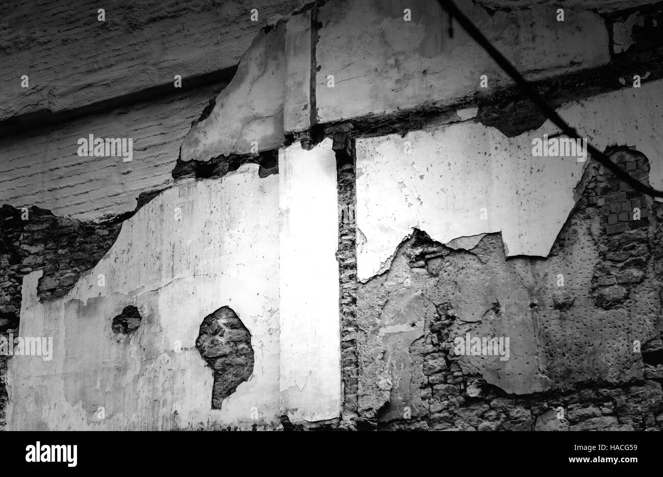 Wand-Stützmauer zerstört und in Ruinen, Bau und Architektur Stockfoto