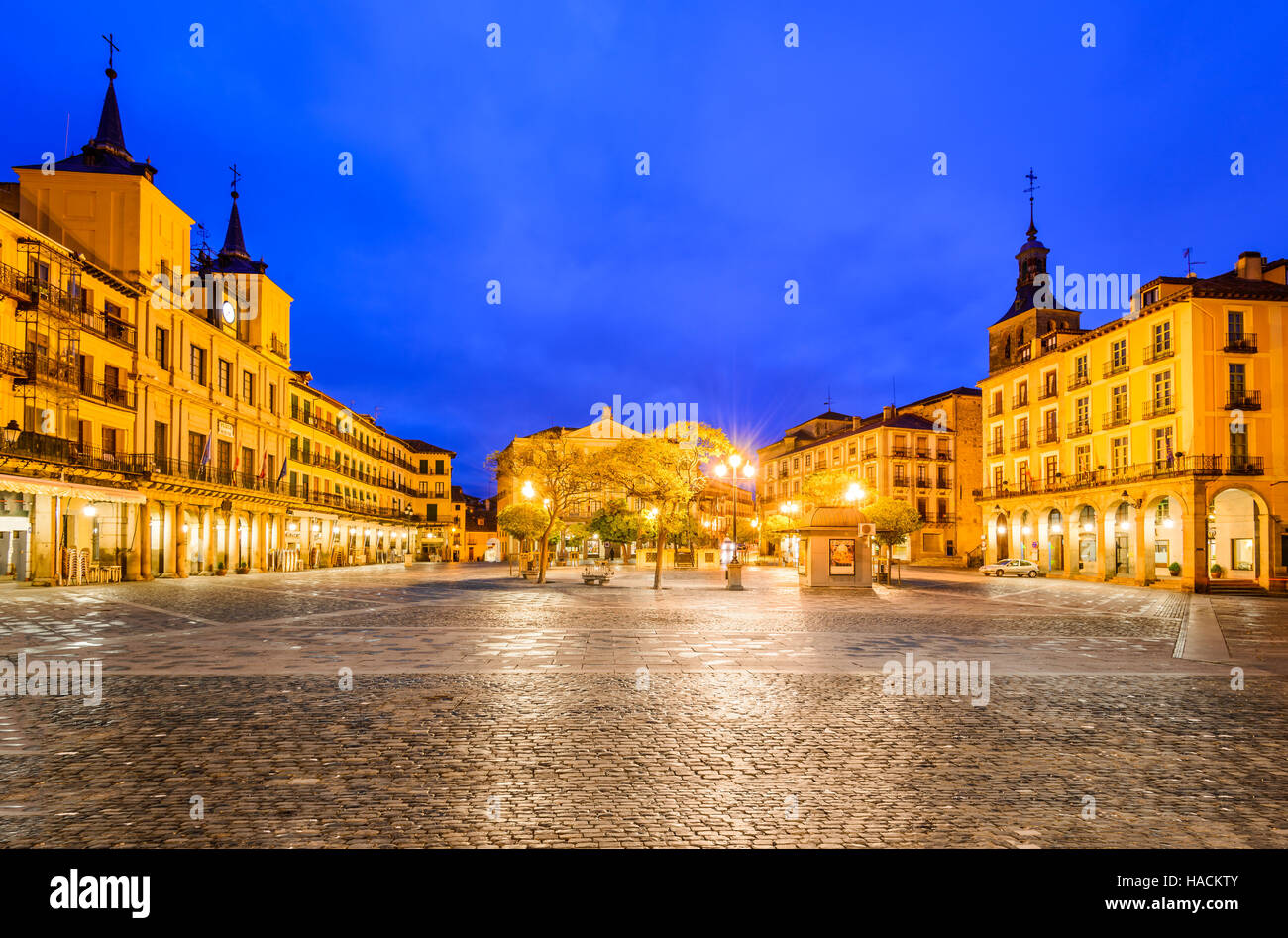 Segovia, Spanien. Plaza Mayor in Segovia, eine Stadt in der autonomen Region Castilla y Leon, Spanien. Stockfoto