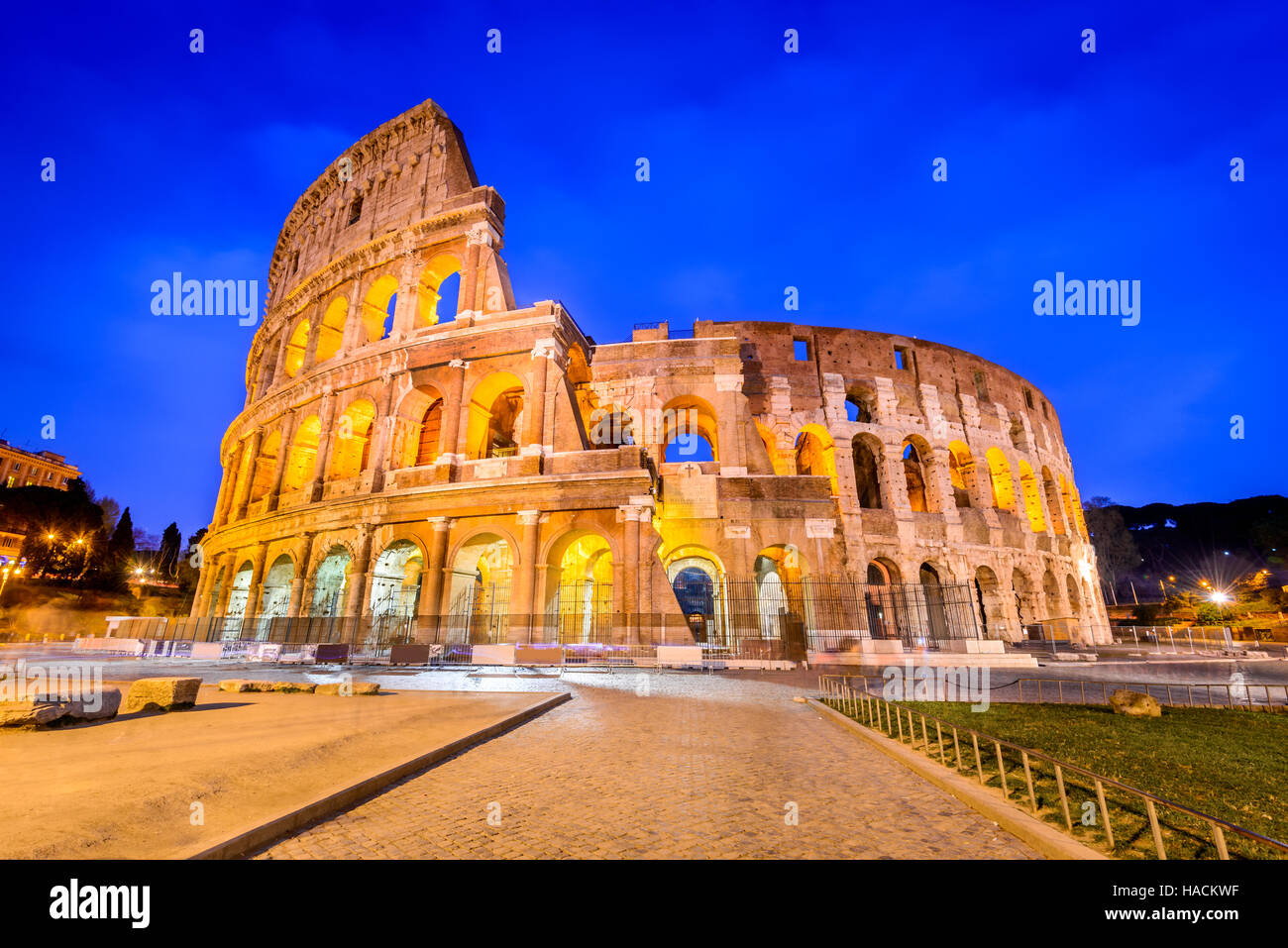 Rom, Italien. Kolosseum, Kolosseum oder Coloseo, Flavian Amphitheater größte jemals gebaut Symbol der alten Roma-Stadt im römischen Reich. Stockfoto