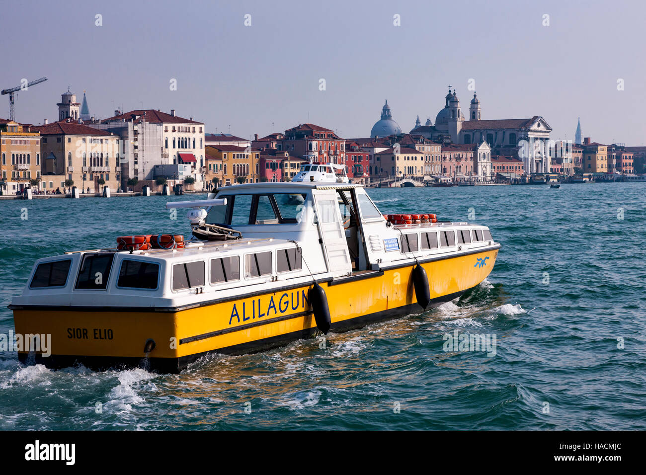 Wassertaxi Venedig Italien. Stockfoto