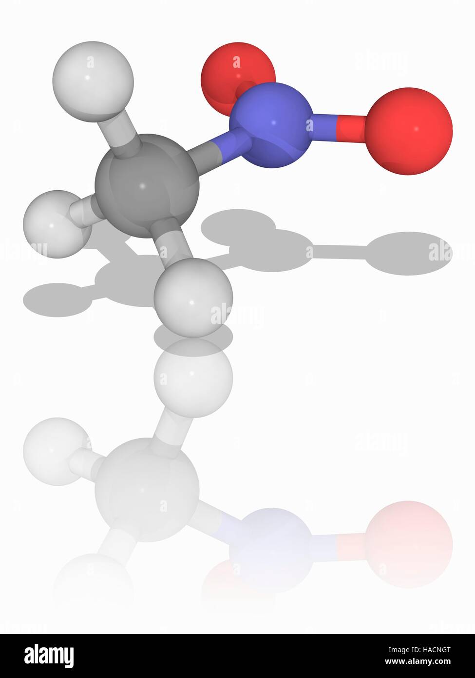 Nitromethan. Molekulares Modell des organischen Verbindung Nitromethan (C.H3. N.O2), hauptsächlich als Stabilisatoren für chlorierte Lösungsmittel verwendet. Atome als Kugeln dargestellt werden und sind farblich gekennzeichnet: Kohlenstoff (grau), Wasserstoff (weiß), Stickstoff (blau) und Sauerstoff (rot). Abbildung. Stockfoto