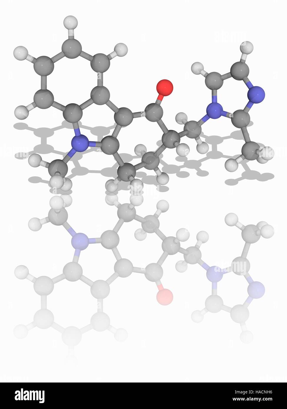 Ondansetron. Molekulares Modell des Medikament Ondansetron (C18. H19. N3. (O), ein Serotonin 5-HT3-Rezeptor-Antagonisten (Setron) verwendet in der Behandlung von Übelkeit und Erbrechen nach Chemotherapie. Atome als Kugeln dargestellt werden und sind farblich gekennzeichnet: Kohlenstoff (grau), Wasserstoff (weiß), Stickstoff (blau) und Sauerstoff (rot). Abbildung. Stockfoto