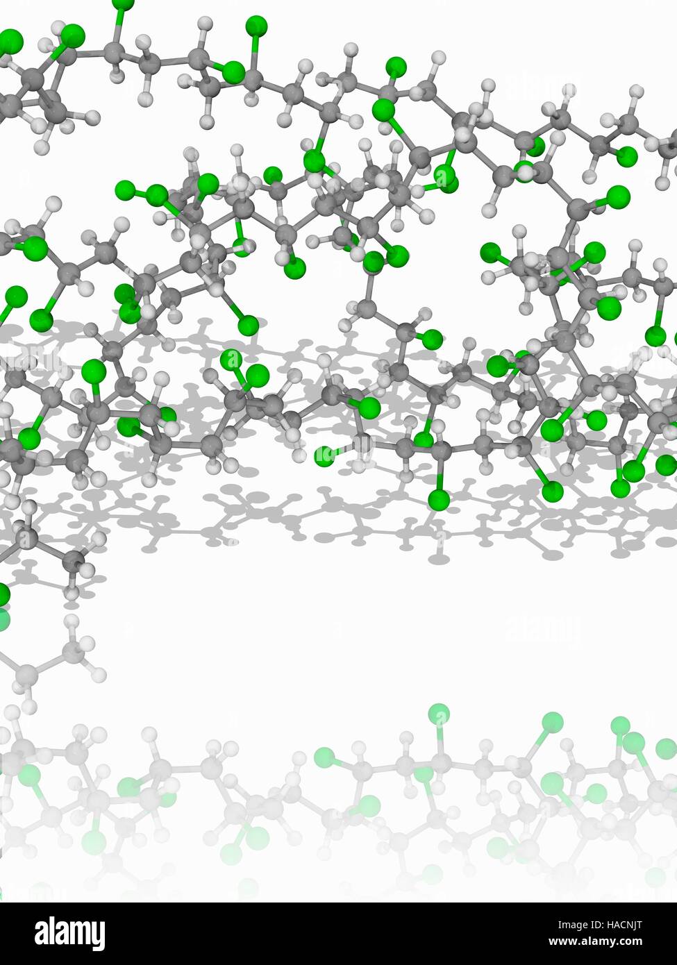 Polyvinylchlorid. Molekulares Modell des synthetischen Polymer Polyvinylchlorid (PVC), bestehend aus langen Ketten von Monomer Vinylchlorid (C2.H3.Cl). Atome als Kugeln dargestellt werden und sind farblich gekennzeichnet: Kohlenstoff (grau), Wasserstoff (weiß) und Chlor (grün). Abbildung. Stockfoto