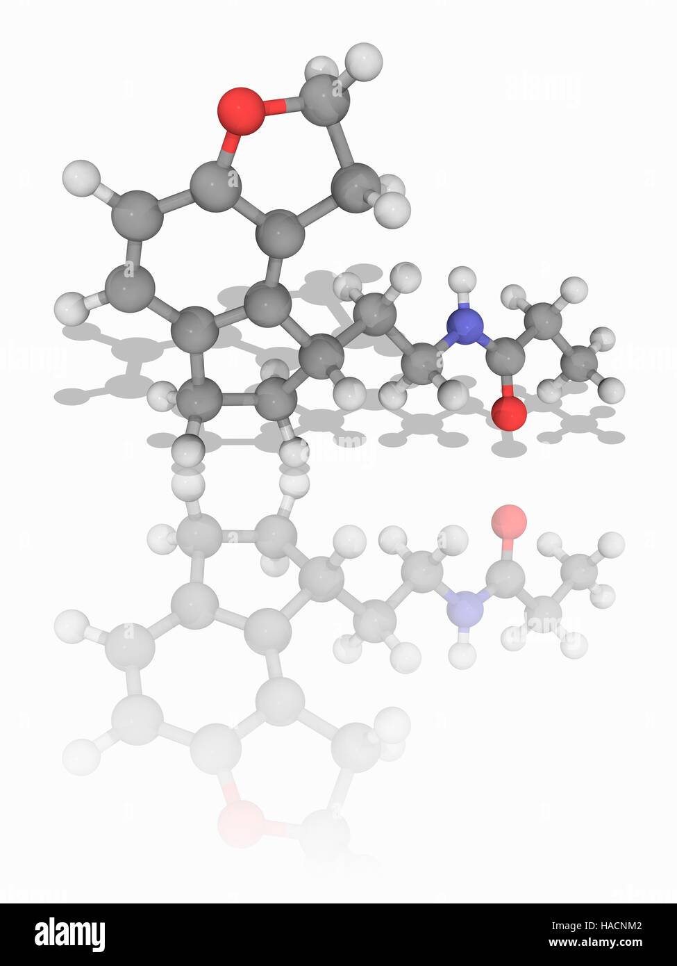 Ramelteon. Molekulares Modell des Medikaments Ramelteon (C16. H21. N.O2), eine Melatonin-Rezeptor-Agonisten und Benzofuran verwendet, um Schlaflosigkeit zu behandeln. Es ist als Rozerem vermarktet. Atome als Kugeln dargestellt werden und sind farblich gekennzeichnet: Kohlenstoff (grau), Wasserstoff (weiß), Stickstoff (blau) und Sauerstoff (rot). Abbildung. Stockfoto