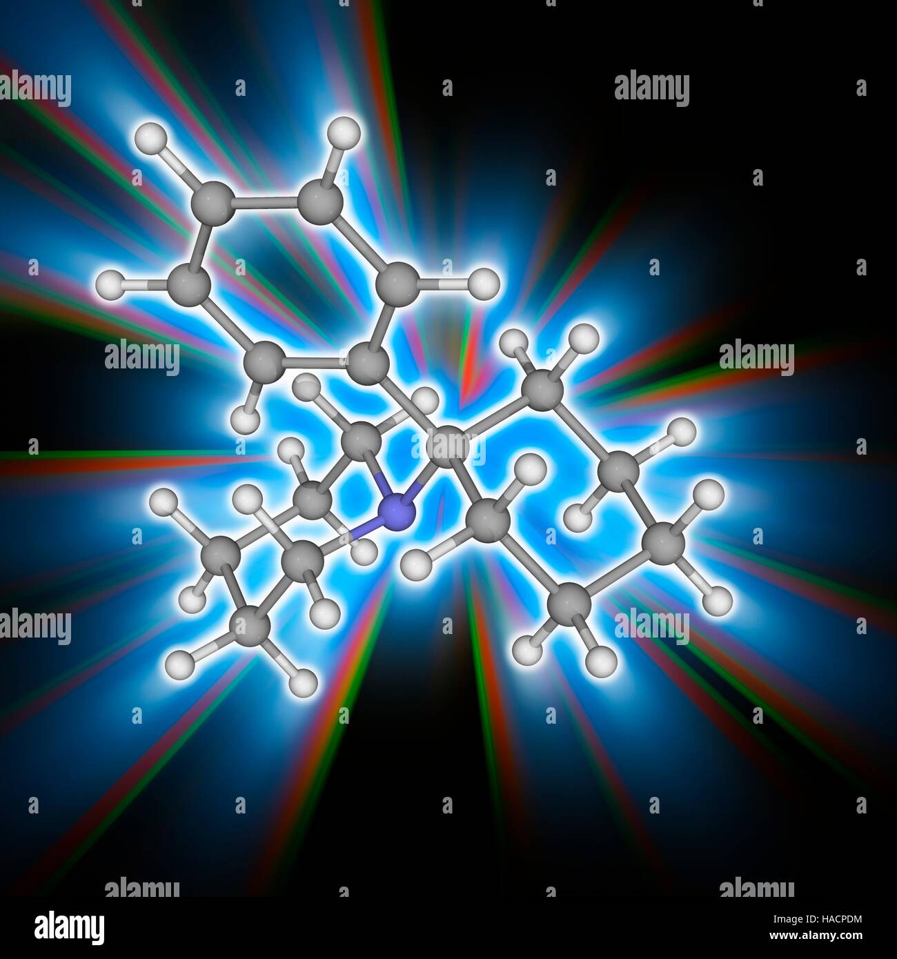 PCP-Droge. Molekülmodell der dissoziativen Drogen Phencyclidin (PCP, C17. H25. (N), auch bekannt als Angel Dust. Halluzinogene und neurotoxisch wirkt. Atome als Kugeln dargestellt werden und sind farblich gekennzeichnet: Kohlenstoff (grau), Wasserstoff (weiß) und Stickstoff (blau). Abbildung. Stockfoto