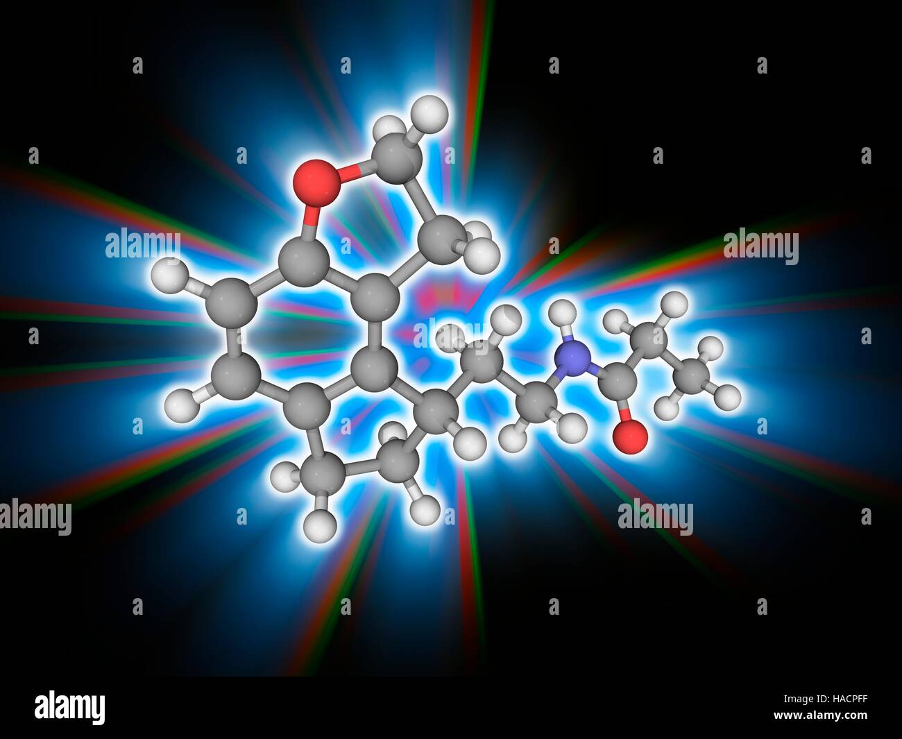 Ramelteon. Molekulares Modell des Medikaments Ramelteon (C16. H21. N.O2), eine Melatonin-Rezeptor-Agonisten und Benzofuran verwendet, um Schlaflosigkeit zu behandeln. Es ist als Rozerem vermarktet. Atome als Kugeln dargestellt werden und sind farblich gekennzeichnet: Kohlenstoff (grau), Wasserstoff (weiß), Stickstoff (blau) und Sauerstoff (rot). Abbildung. Stockfoto