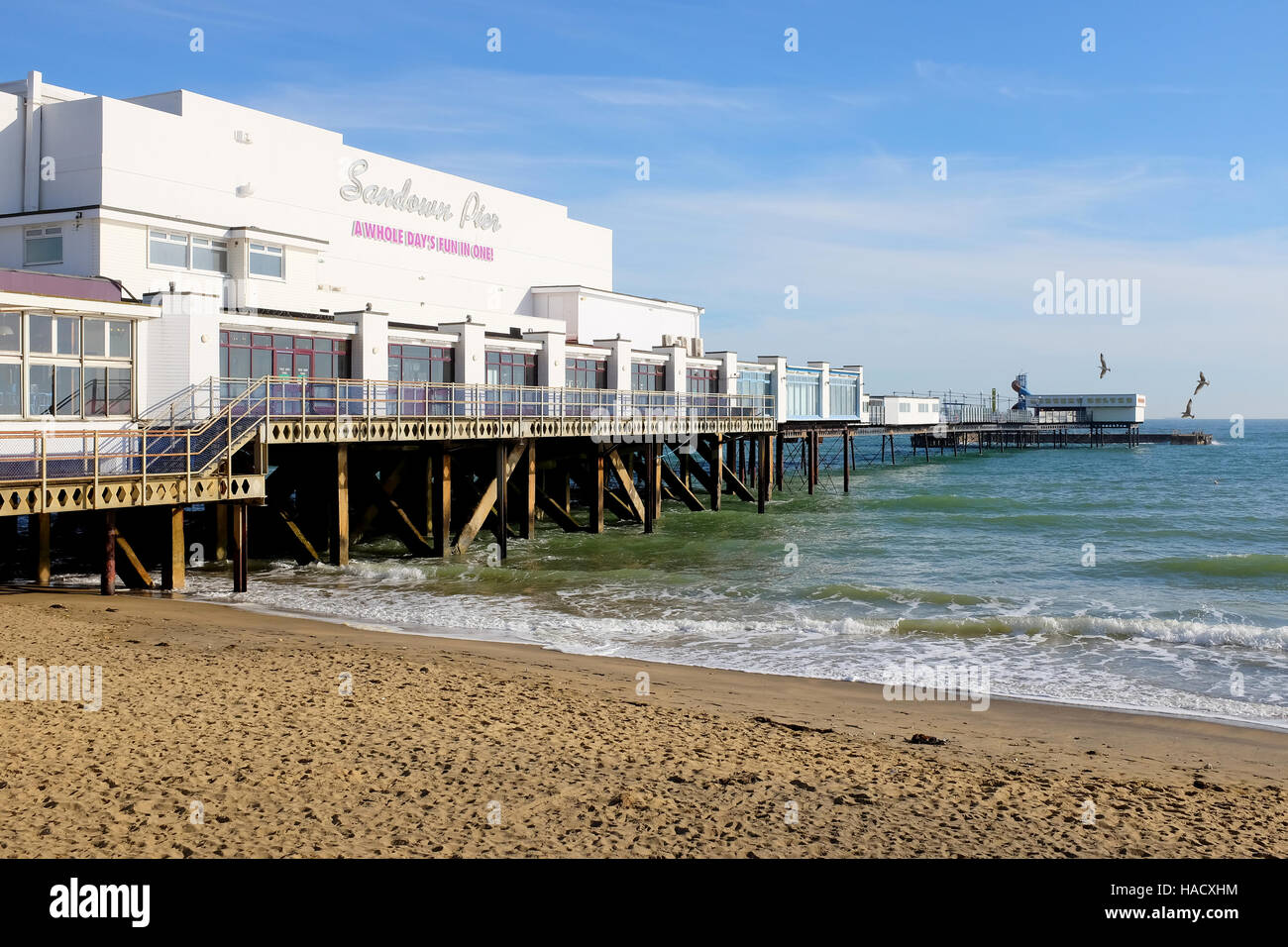 Sandown, Isle Of Wight, UK. 31. Oktober 2016.  Die majestätischen Pier am Strand von Sandown auf der Isle Of Wight. Stockfoto